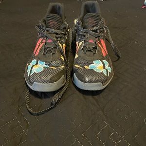 men’s basketball shoes dame 7